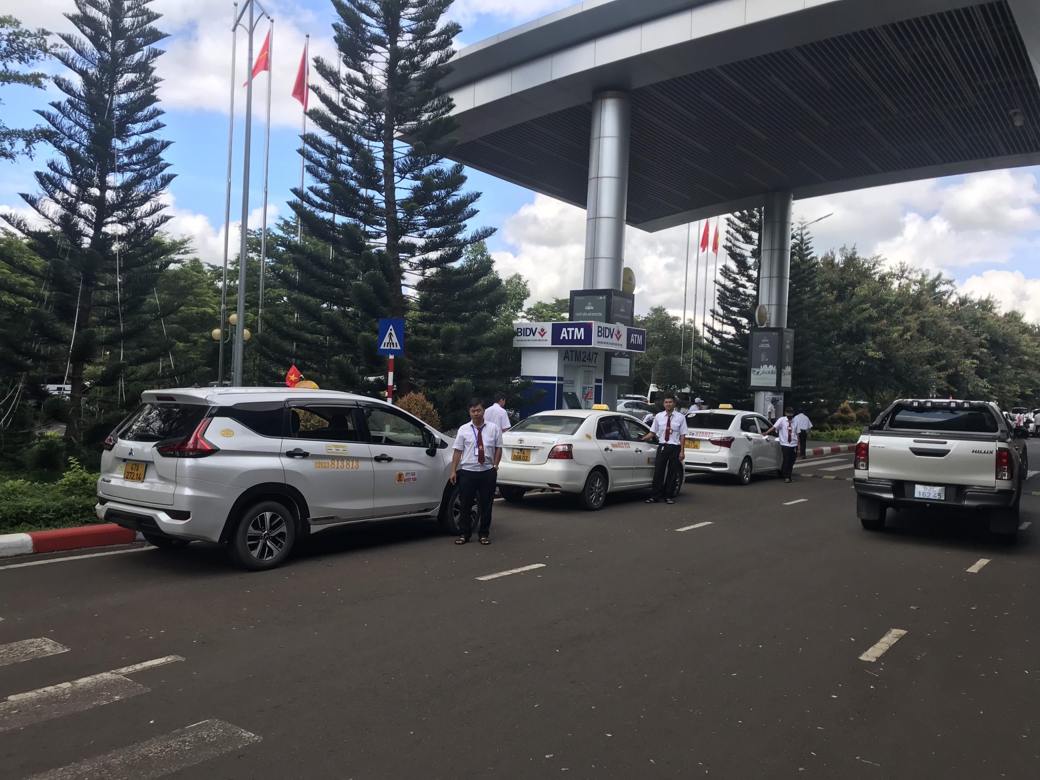 số điện thoại taxi 4 chỗ bmt