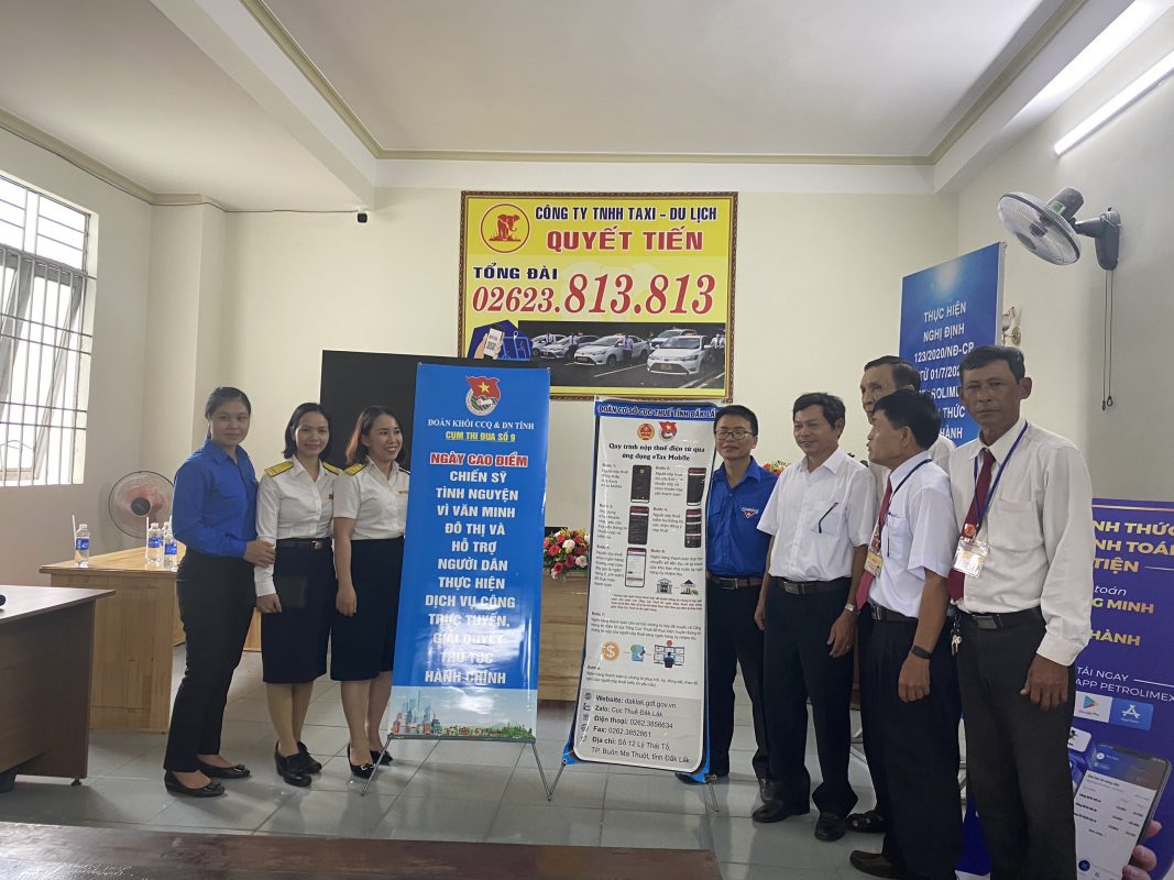 Số điện thoại taxi 7 chỗ BMT