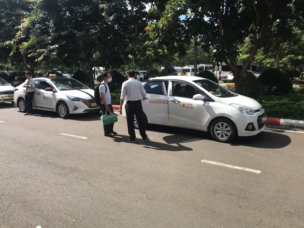 Hãng taxi sân bay BMT