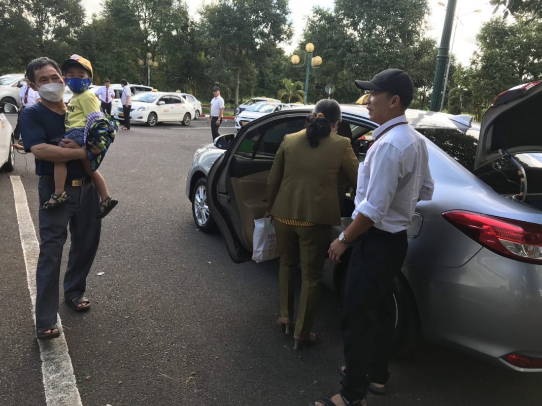 Hãng taxi sân bay BMT