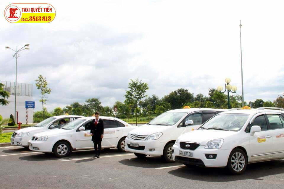 taxi đưa đón sân bay BMT