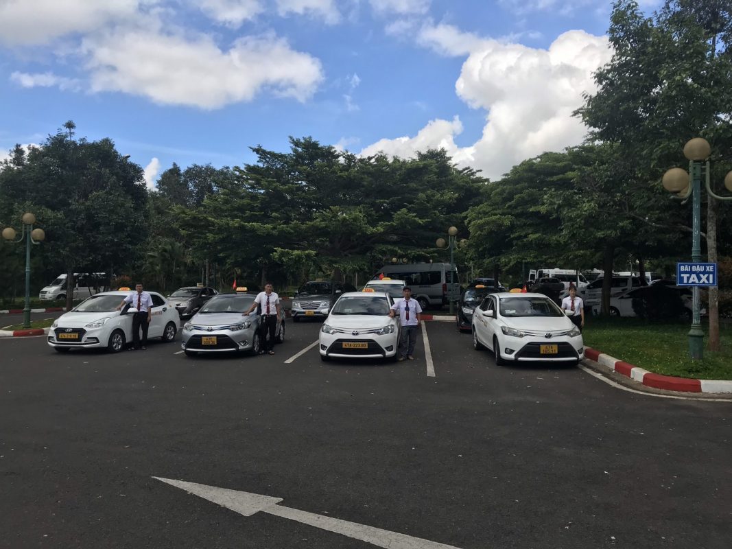xe taxi sân bay BMT